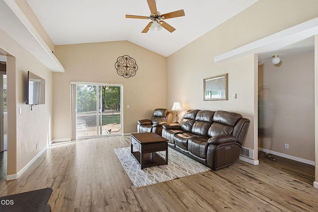 725 Williamson Loop, Grants Pass, OR 97526