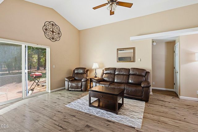 725 Williamson Loop, Grants Pass, OR 97526