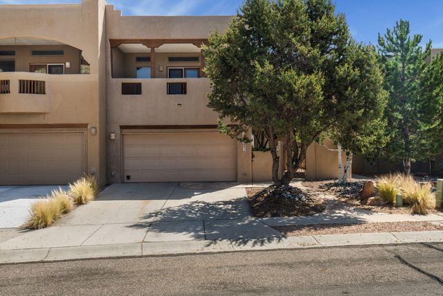 6416 Sage Point Court NE, Albuquerque, NM 87111