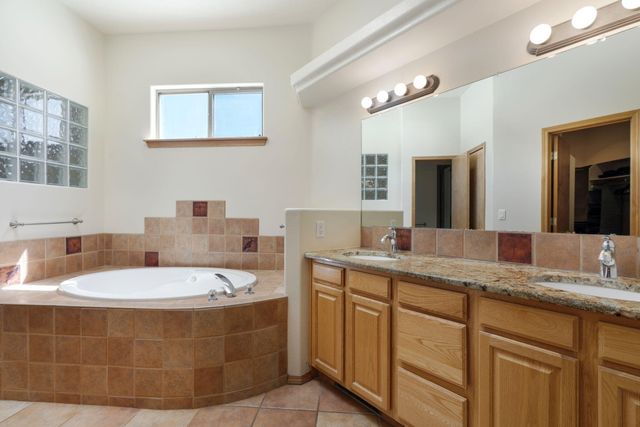 6416 Sage Point Court NE, Albuquerque, NM 87111