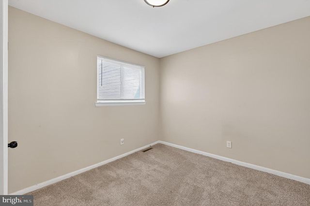 7 TEAL CIR, Newark, DE 19702