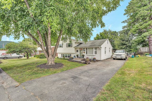509 Water Oak RD, Roanoke, VA 24019
