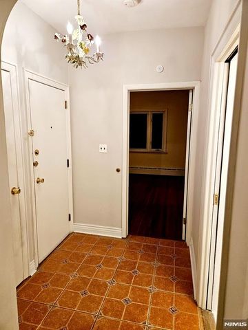653 New York Avenue, Lyndhurst, NJ 07071
