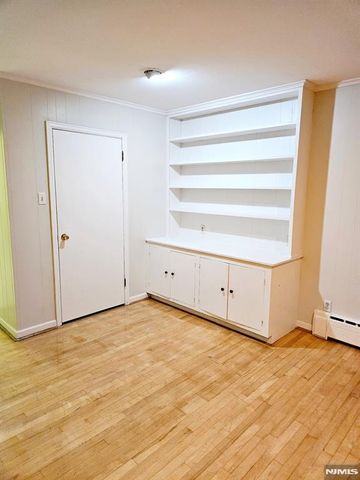 653 New York Avenue, Lyndhurst, NJ 07071