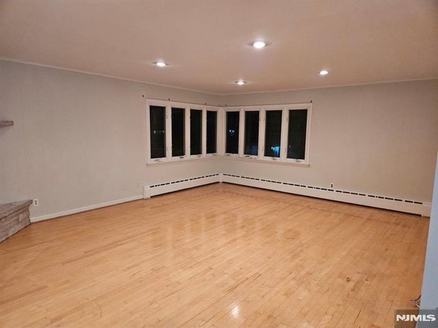 653 New York Avenue, Lyndhurst, NJ 07071