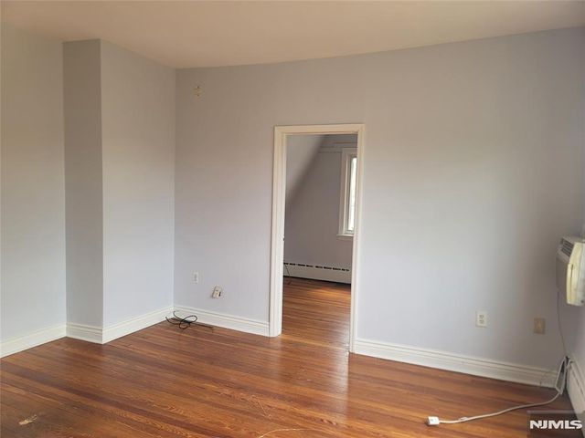 653 New York Avenue, Lyndhurst, NJ 07071