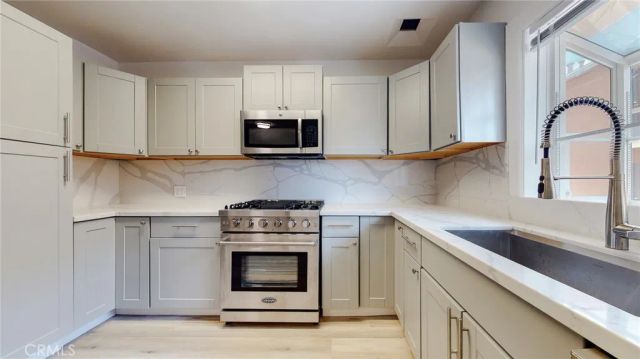 239 3rd Avenue, Venice, CA 90291