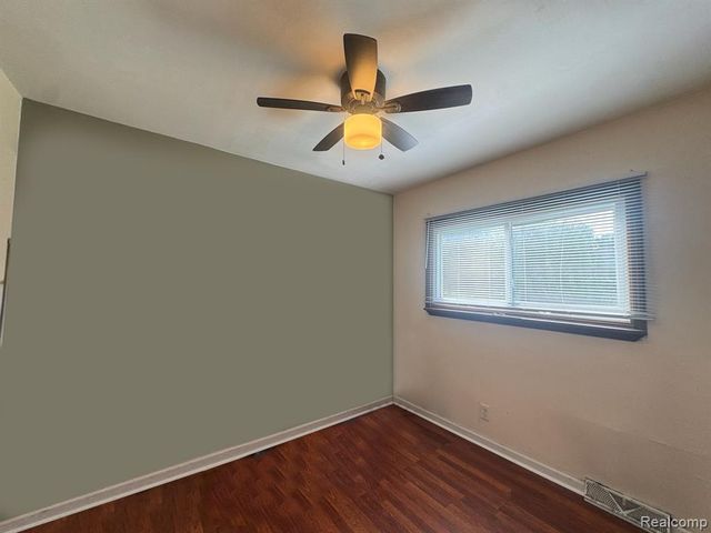 28150 Hiller Street, Harrison Twp, MI 48045