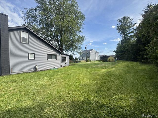 28150 Hiller Street, Harrison Twp, MI 48045