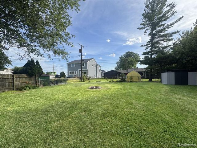 28150 Hiller Street, Harrison Twp, MI 48045