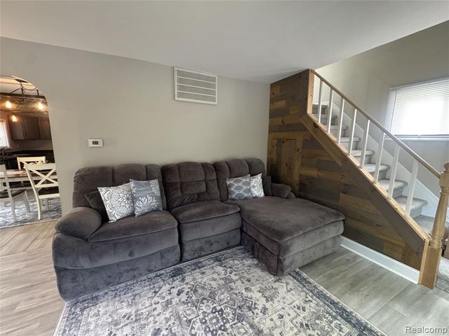 28150 Hiller Street, Harrison Twp, MI 48045