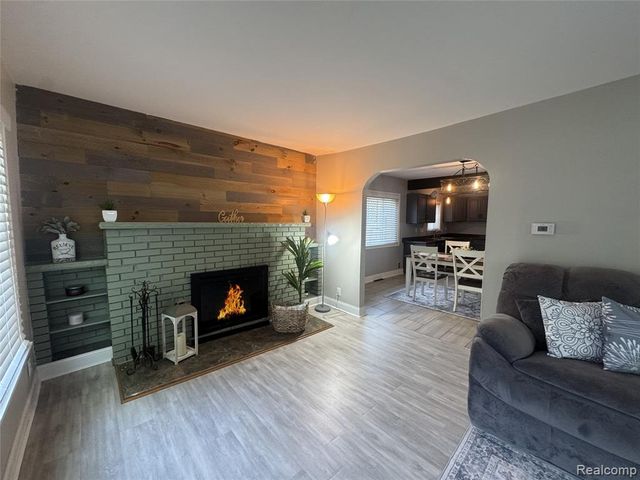 28150 Hiller Street, Harrison Twp, MI 48045