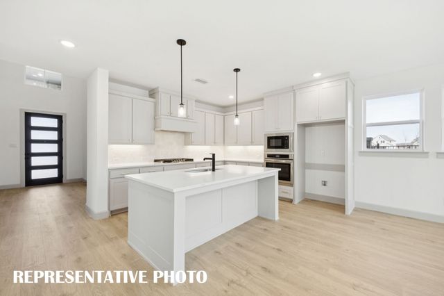 1829 Vetiver Glow Drive, Celina, TX 75009