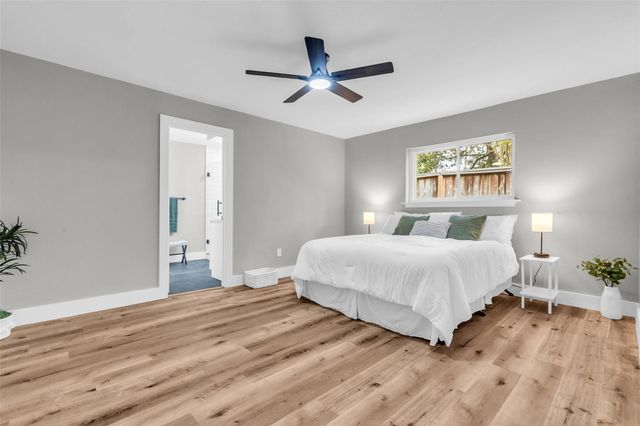 3518 Shore Shadows Drive, Crosby, TX 77532