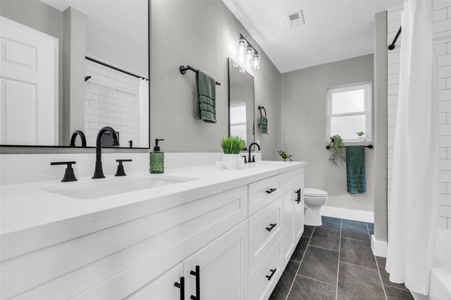 3518 Shore Shadows Drive, Crosby, TX 77532