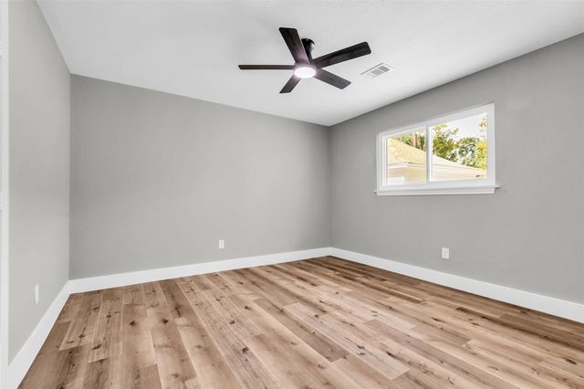 3518 Shore Shadows Drive, Crosby, TX 77532