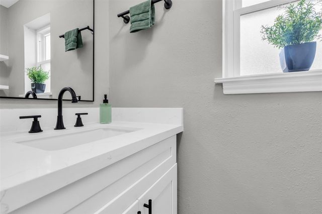 3518 Shore Shadows Drive, Crosby, TX 77532