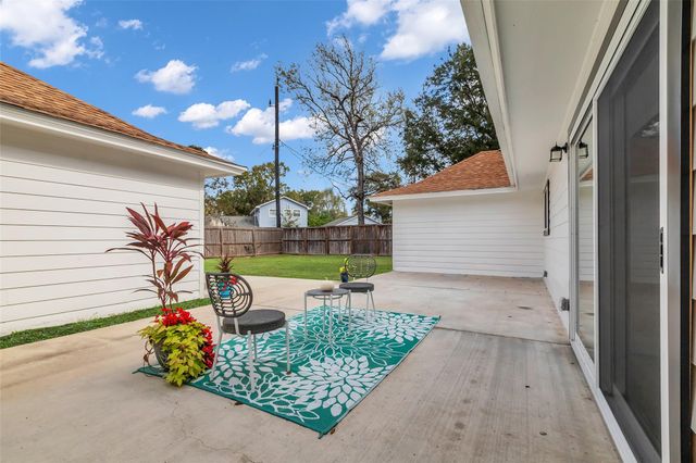 3518 Shore Shadows Drive, Crosby, TX 77532