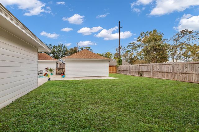 3518 Shore Shadows Drive, Crosby, TX 77532