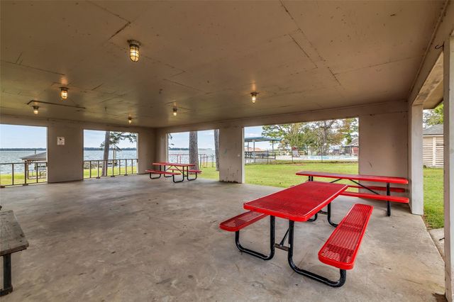3518 Shore Shadows Drive, Crosby, TX 77532