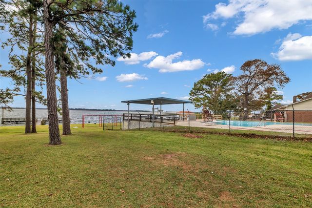 3518 Shore Shadows Drive, Crosby, TX 77532