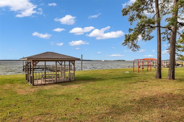 3518 Shore Shadows Drive, Crosby, TX 77532