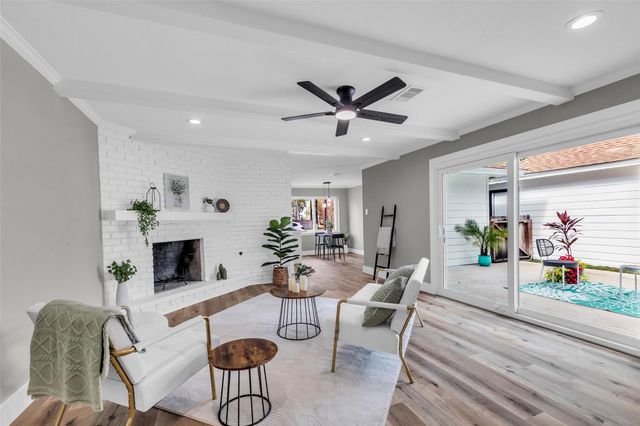 3518 Shore Shadows Drive, Crosby, TX 77532