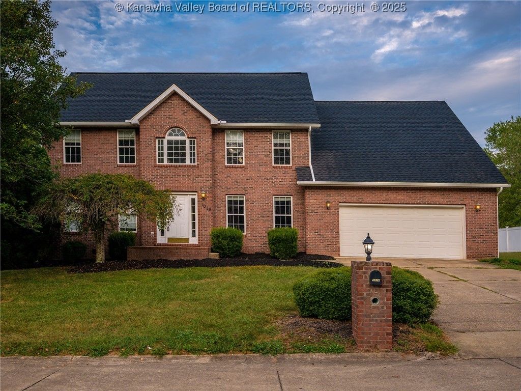 1018 Wethersfield X-ing, Hurricane, WV 25526