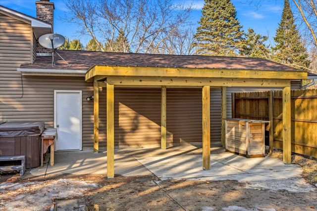 5821 268th Street, Wyoming, MN 55092