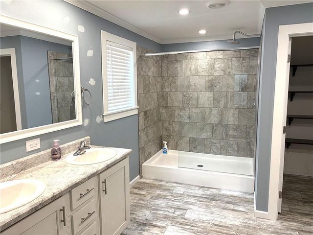1300 Snow Road N, Semmes, AL 36575