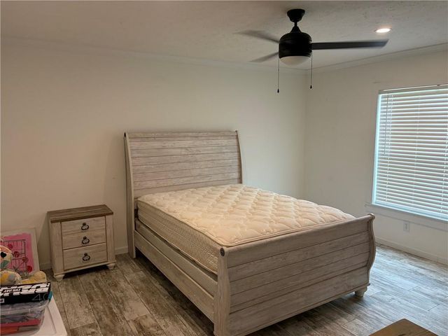 1300 Snow Road N, Semmes, AL 36575