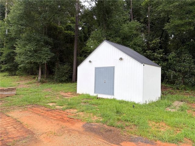1300 Snow Road N, Semmes, AL 36575