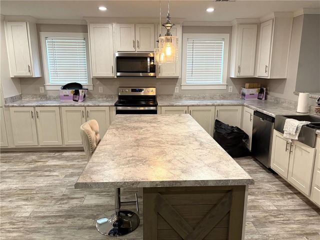1300 Snow Road N, Semmes, AL 36575