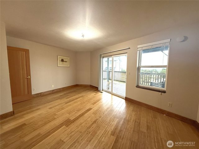 1083 Ocean Shores Boulevard SW, Ocean Shores, WA 98569