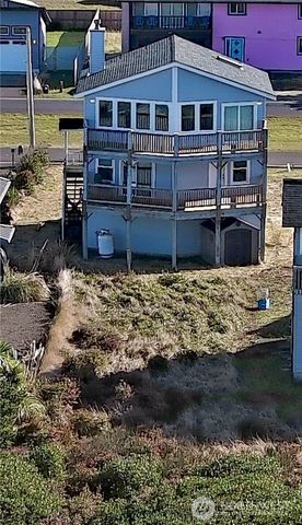 1083 Ocean Shores Boulevard SW, Ocean Shores, WA 98569