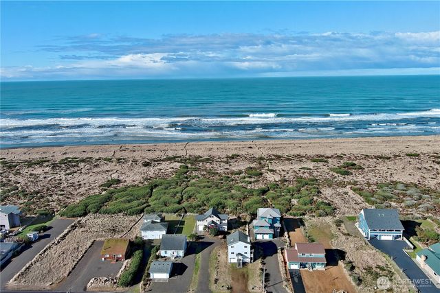 1083 Ocean Shores Boulevard SW, Ocean Shores, WA 98569