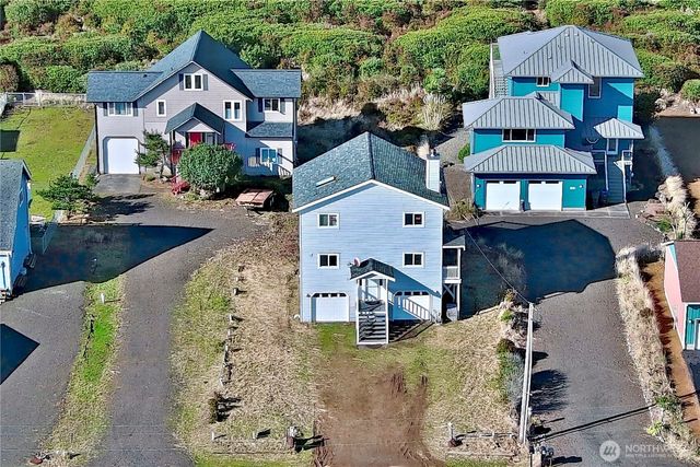 1083 Ocean Shores Boulevard SW, Ocean Shores, WA 98569