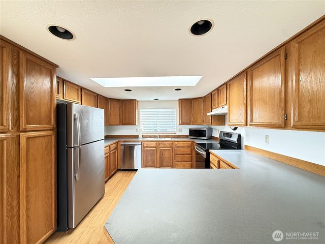 1083 Ocean Shores Boulevard SW, Ocean Shores, WA 98569