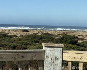 1083 Ocean Shores Boulevard SW, Ocean Shores, WA 98569