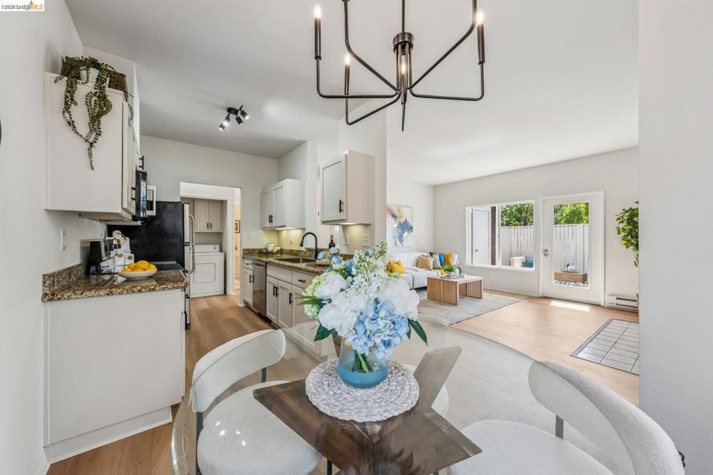 Image 10 of property listing at 195 Bayside Ct, Richmond, CA 94804