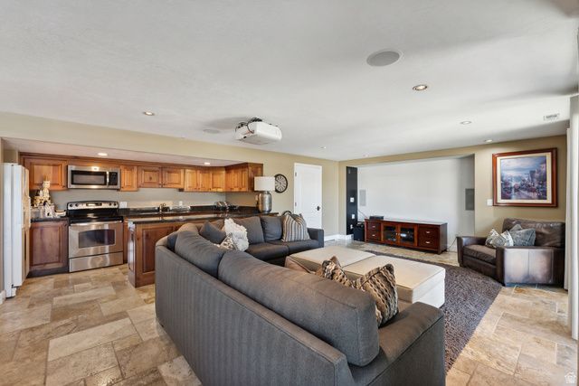 1103 E LONE PEAK LN, Draper, UT 84020