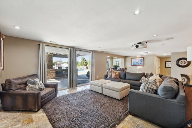 1103 E LONE PEAK LN, Draper, UT 84020