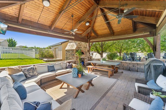 1103 E LONE PEAK LN, Draper, UT 84020