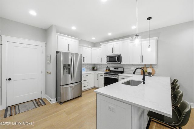 2206 Northgate Ct, La Grange, KY 40031