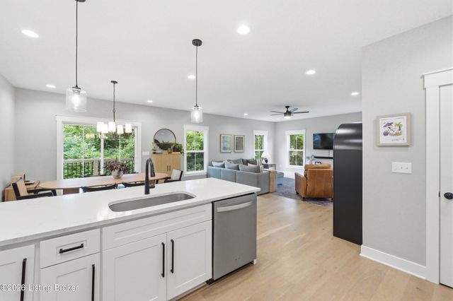 2206 Northgate Ct, La Grange, KY 40031
