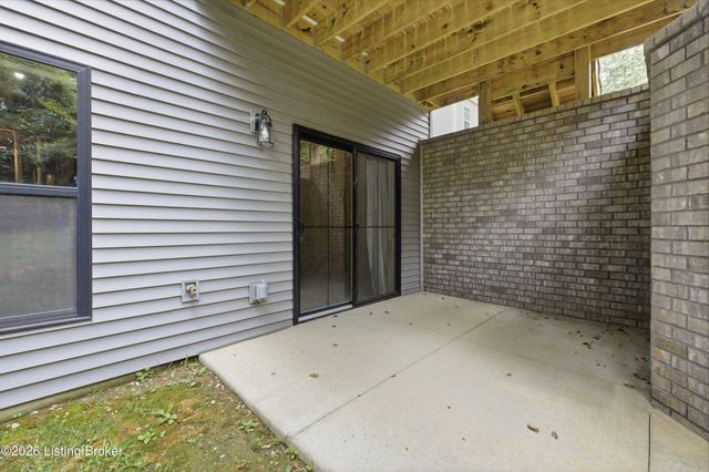 2206 Northgate Ct, La Grange, KY 40031