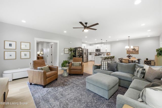 2206 Northgate Ct, La Grange, KY 40031