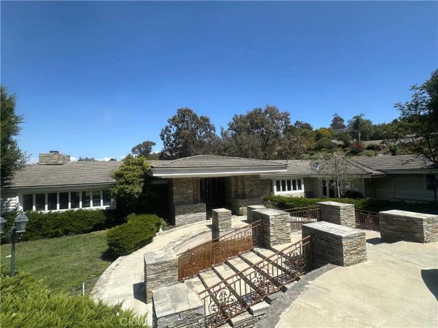60 Crest Road East, Rolling Hills, CA 90274