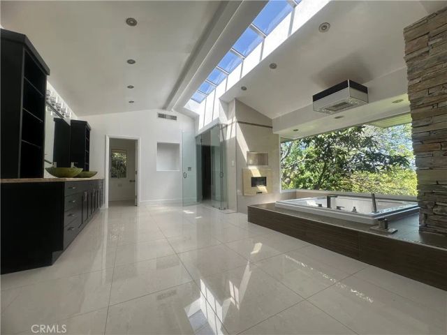 60 Crest Road East, Rolling Hills, CA 90274