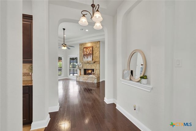 921 Santa Cruz, New Braunfels, TX 78132